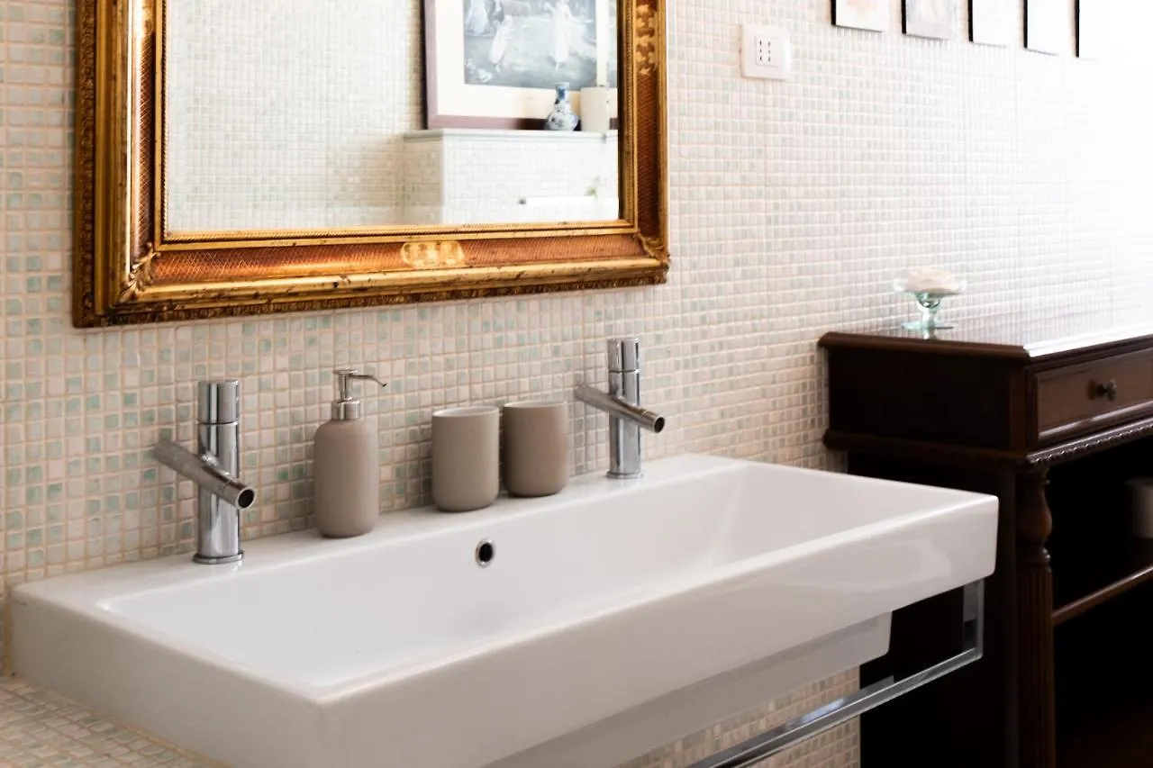 Bed and Breakfast Ab Ovo Cagliari Bed & Breakfast