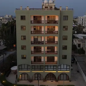 layiotis-hotel-apartments.larnacahotels.org/